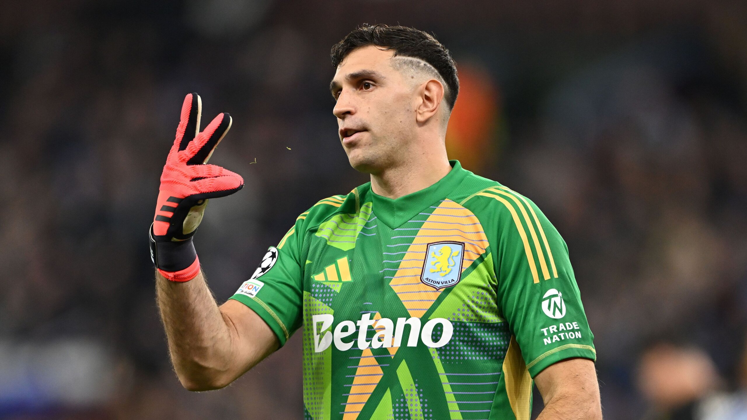 Man Utd suffer Emiliano Martinez blow as Argentina goalkeeper becomes 'tempted' by Saudi Arabia move after Old Trafford transfer standstill 2 GettyImages 2180317017 scaled