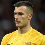 Barcelona Goalkeeper Dilemma: Peña Eyes Exit 2 GettyImages 2181467994