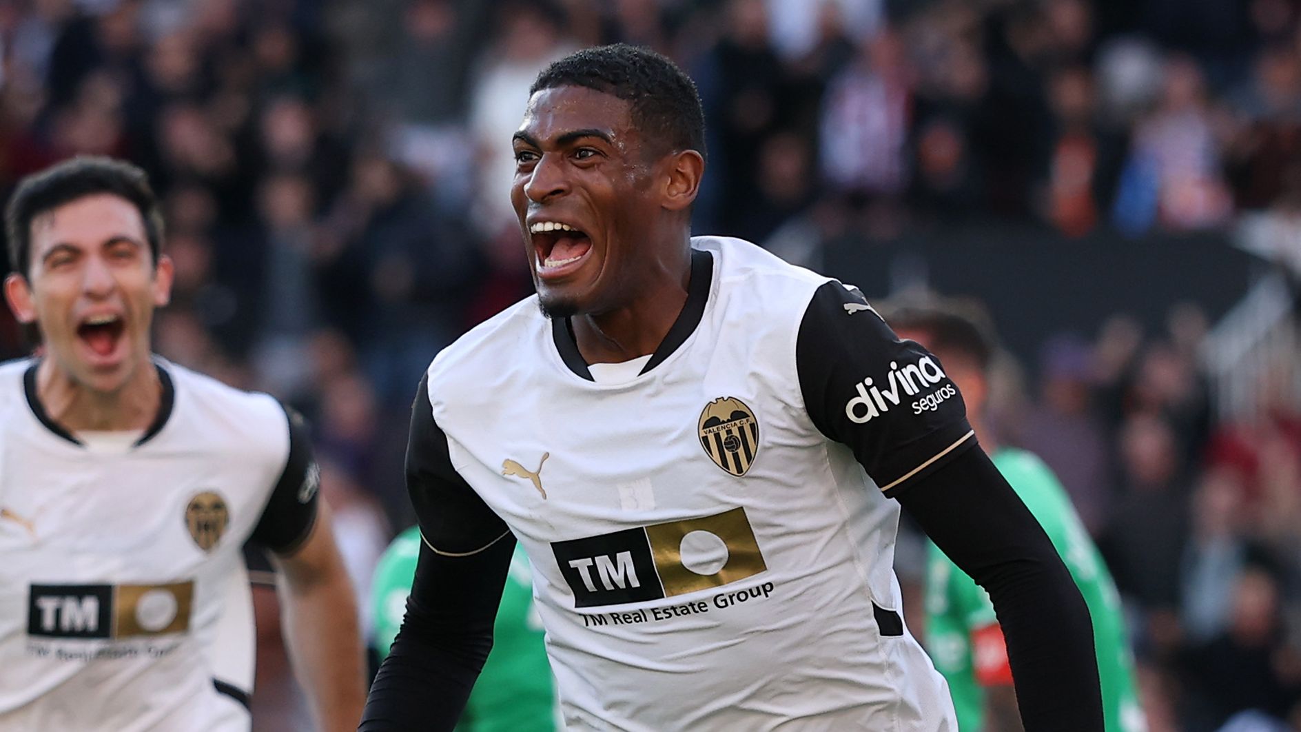 Christian Mosquera Transfer: Arsenal Restart Valencia Talks 2 GettyImages 2198593514