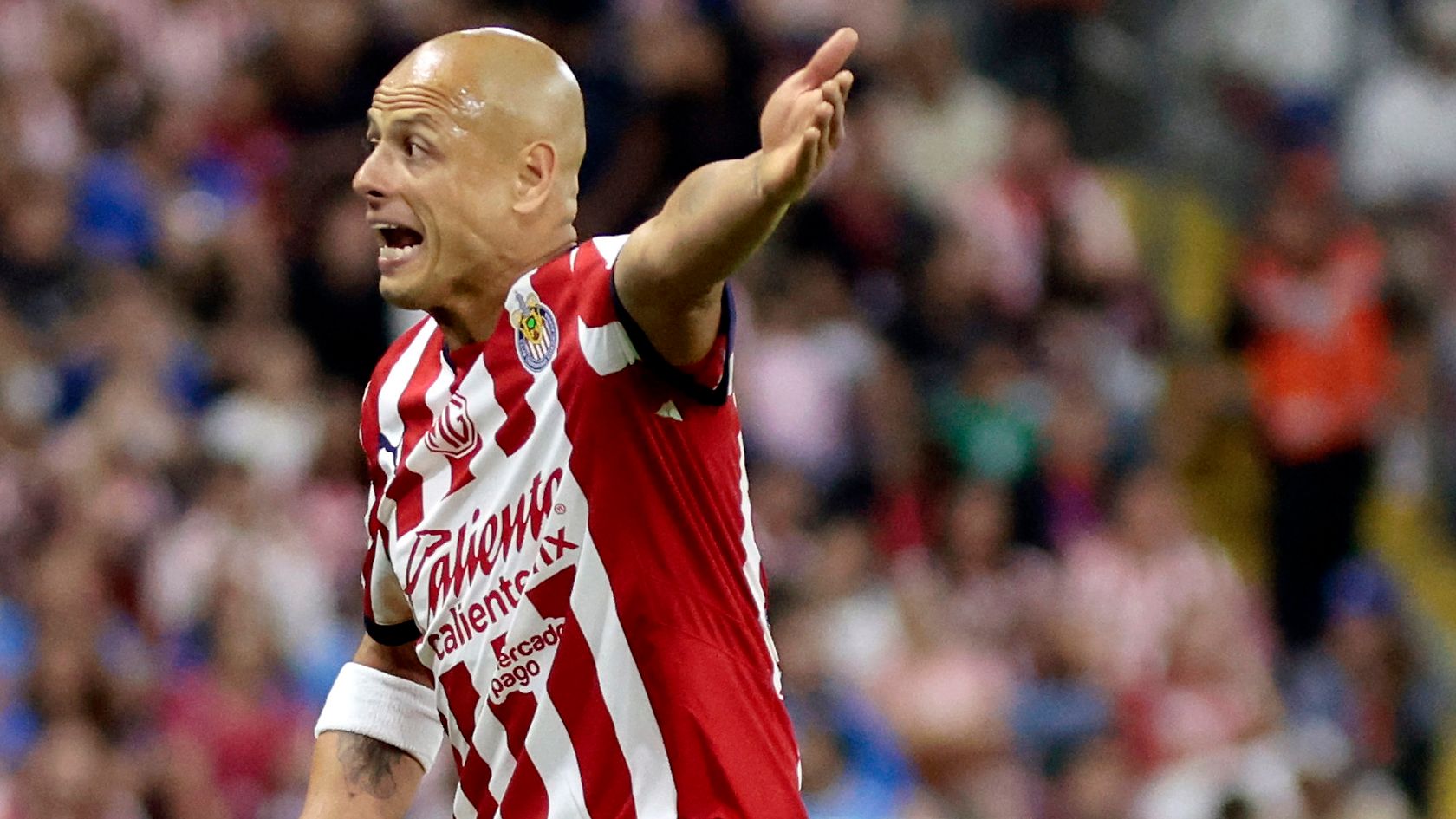 Chivas striker Javier 'Chicharito' Hernández fined, given warning as Mexican Football Federation launches investigation into sexist social media posts 3 GettyImages 2207042220