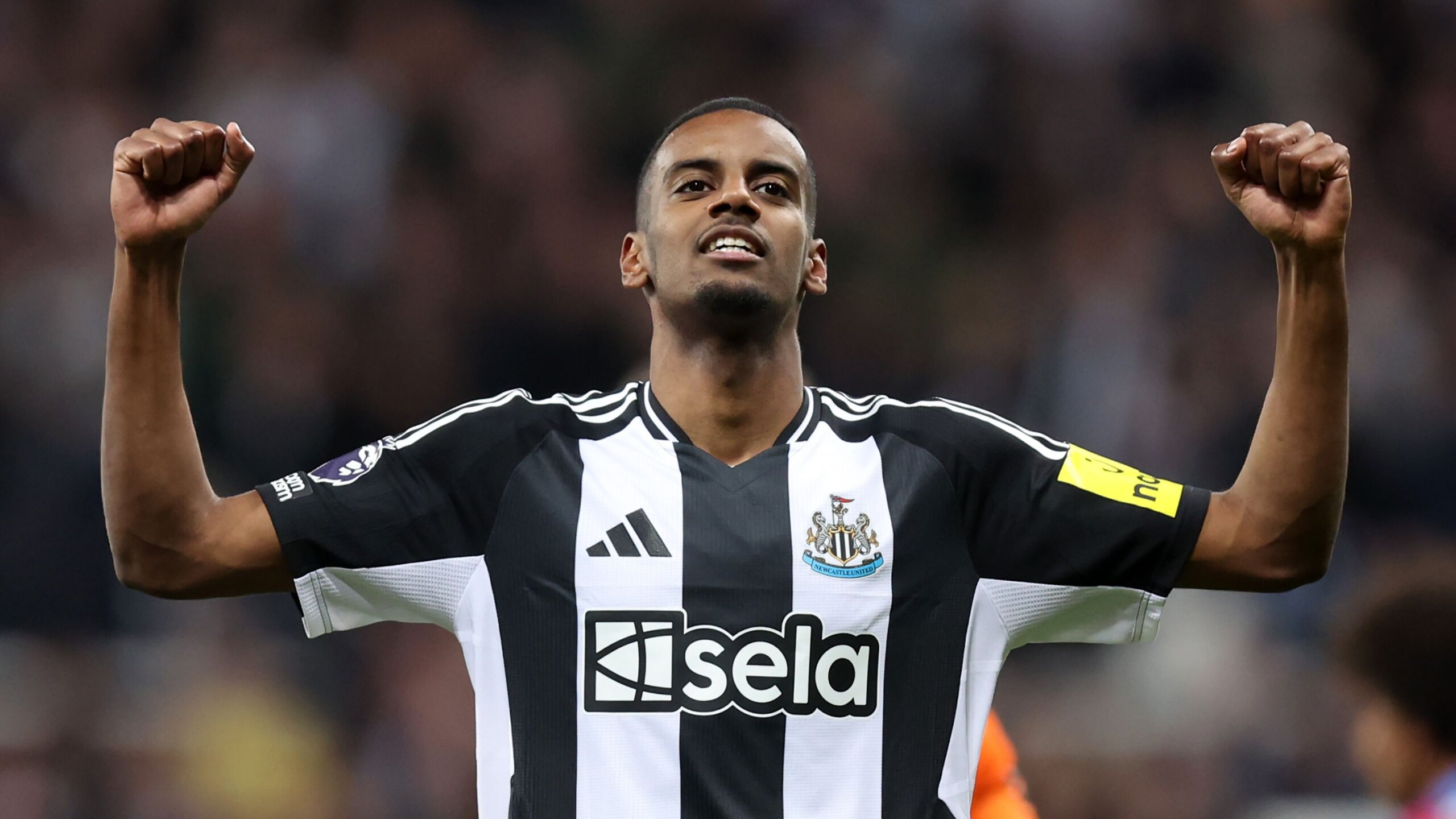 Isak’s Newcastle Future in Doubt as Striker Seeks Major Pay Hike 2 GettyImages 2210678909 3 scaled