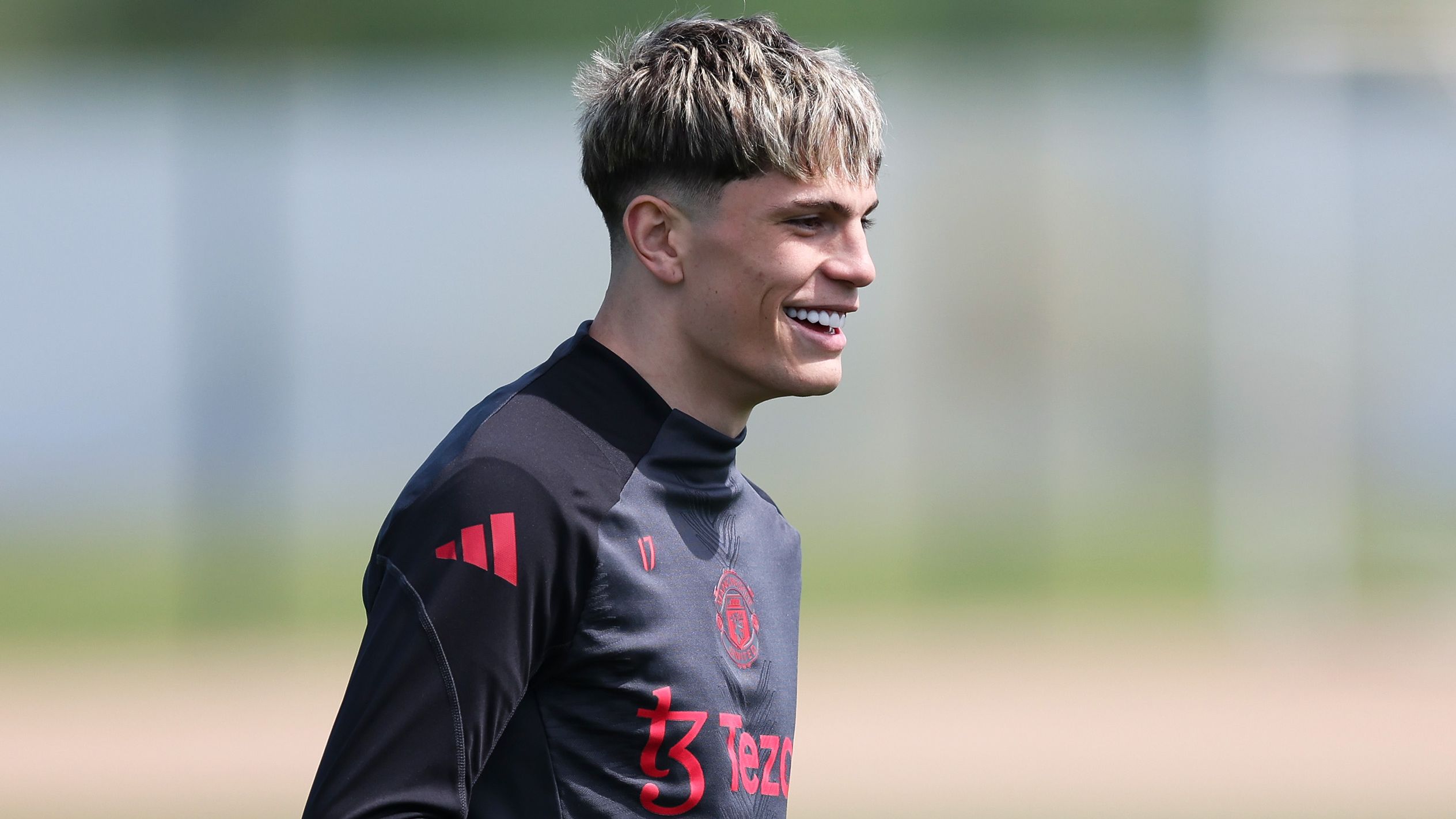 Chelsea Eye Garnacho Transfer but Will Wait for Right Price 6 GettyImages 2215070624