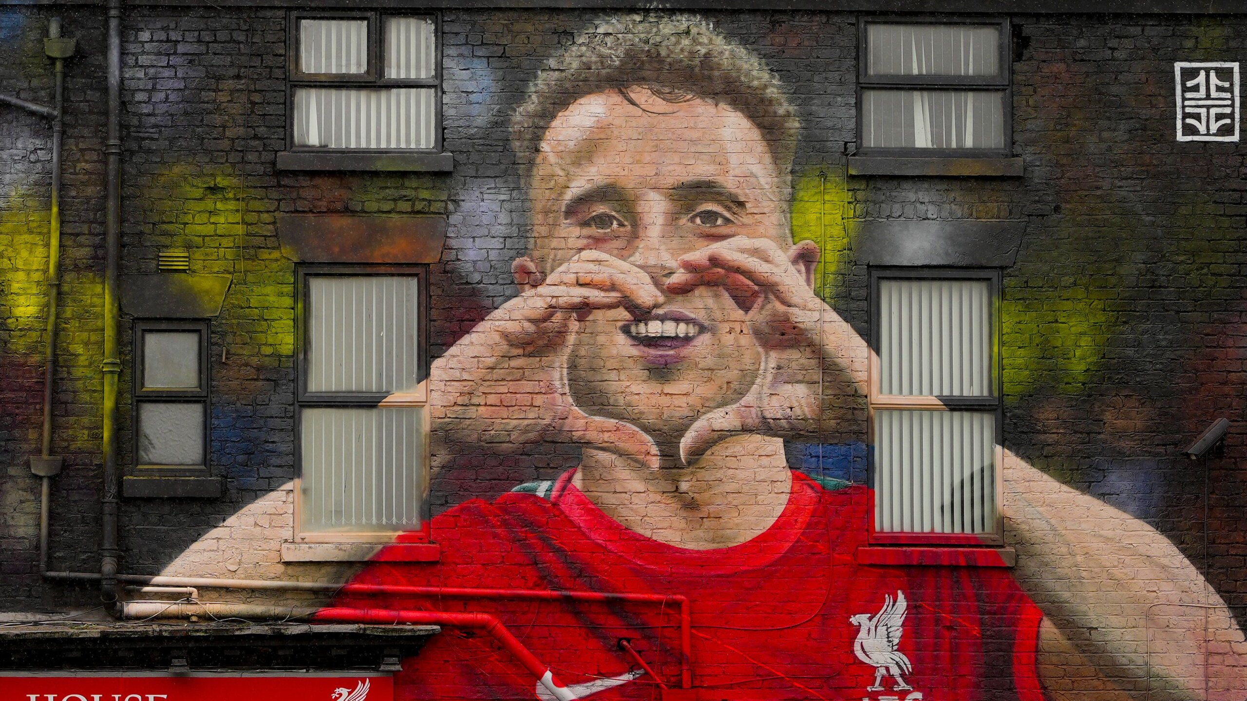 Jota Honoured with Liverpool Mural 4 GettyImages 2225219095 scaled