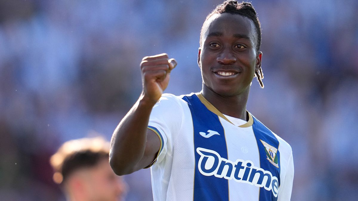 A surprise deal for RB Leipzig! Bundesliga club splash €20m on teenage winger from relegated La Liga side 4 bild