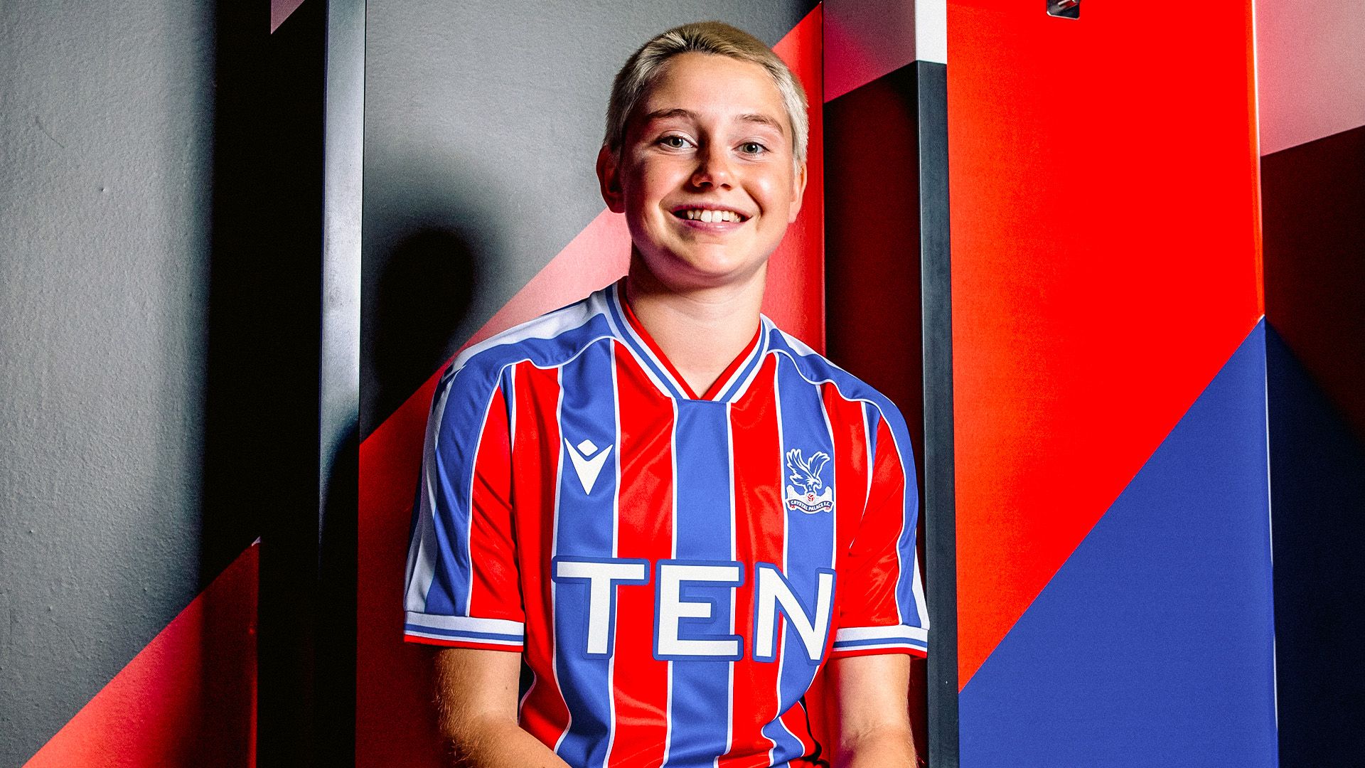 Crystal Palace Secure Chelsea Wonderkid Lola Smith for 2025-26 Loan 8 Brown Web