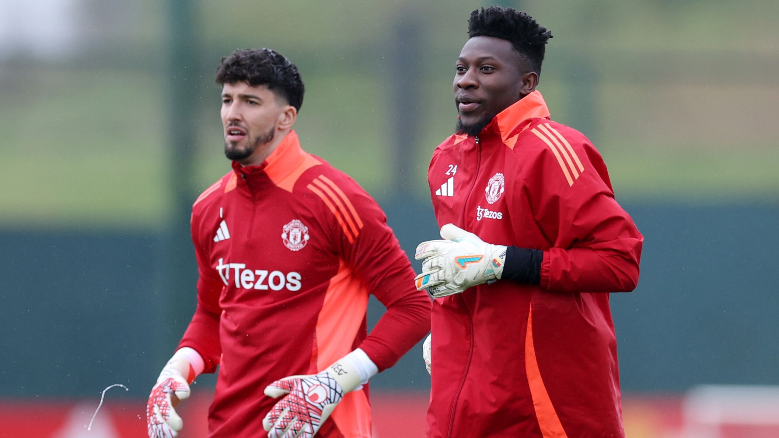 Man Utd Unlikely to Sign New Goalkeeper Despite Recent Errors 10 GettyImages 2210537239 scaled