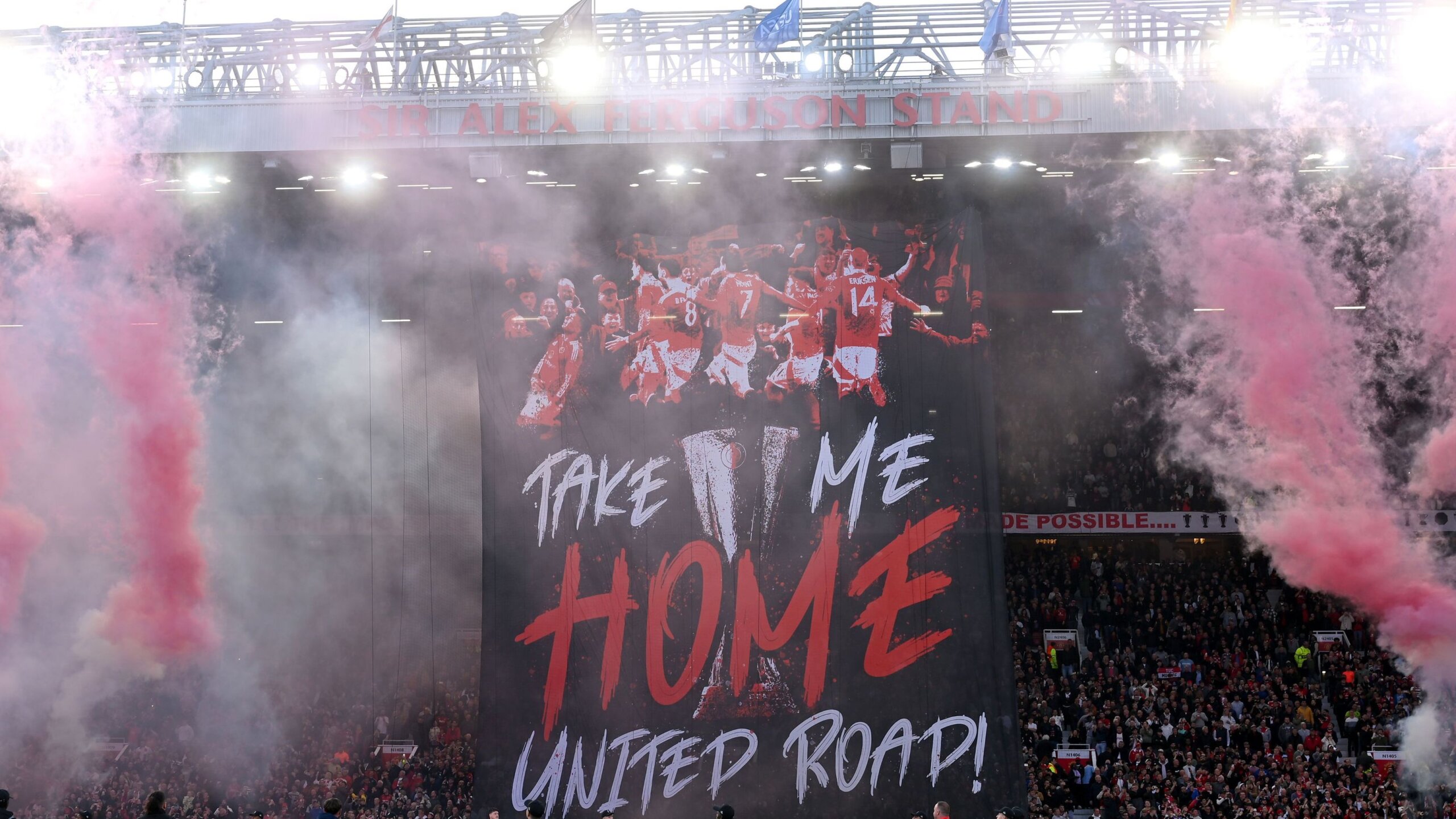 Man Utd Looks to Revitalize Old Trafford Atmosphere 6 GettyImages 2214107063 scaled