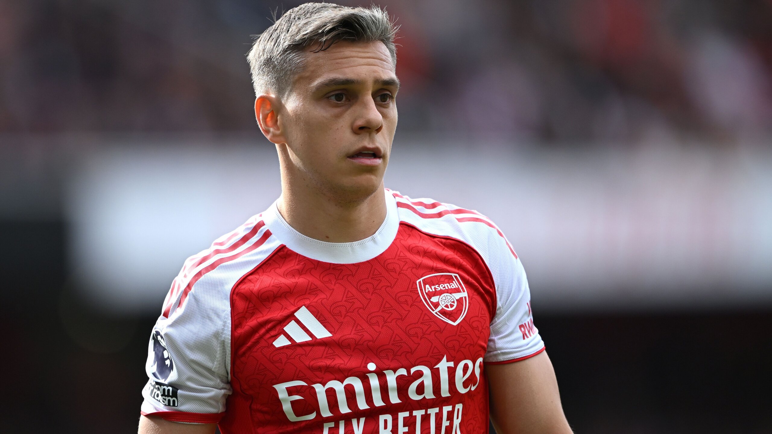 Leandro Trossard Set to Remain at Arsenal Amid New Contract 4 GettyImages 2215876393 scaled
