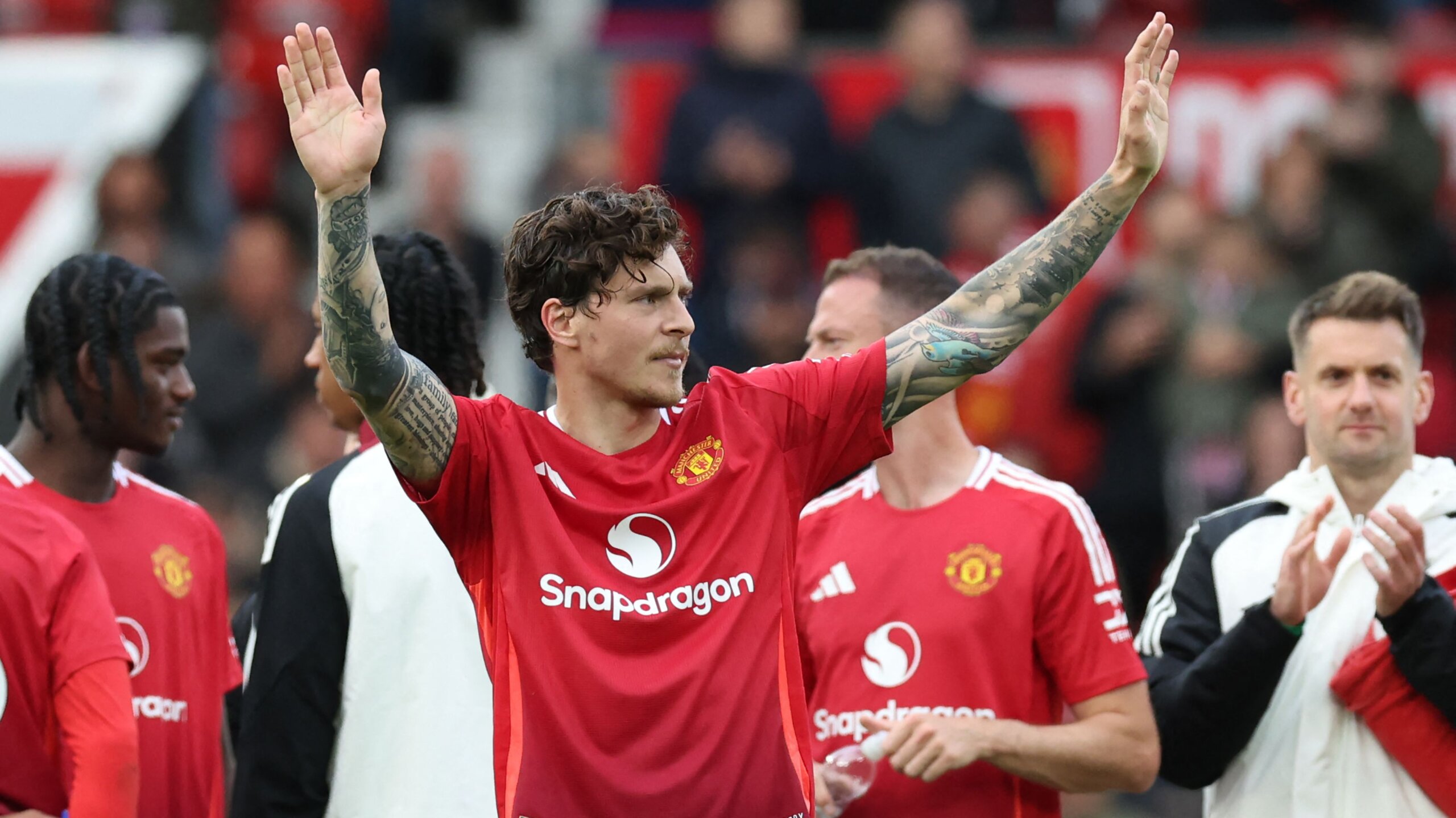 Ten Hag Eyes Lindelof Reunion as Leverkusen Pursue Defender 4 GettyImages 2216329794 scaled