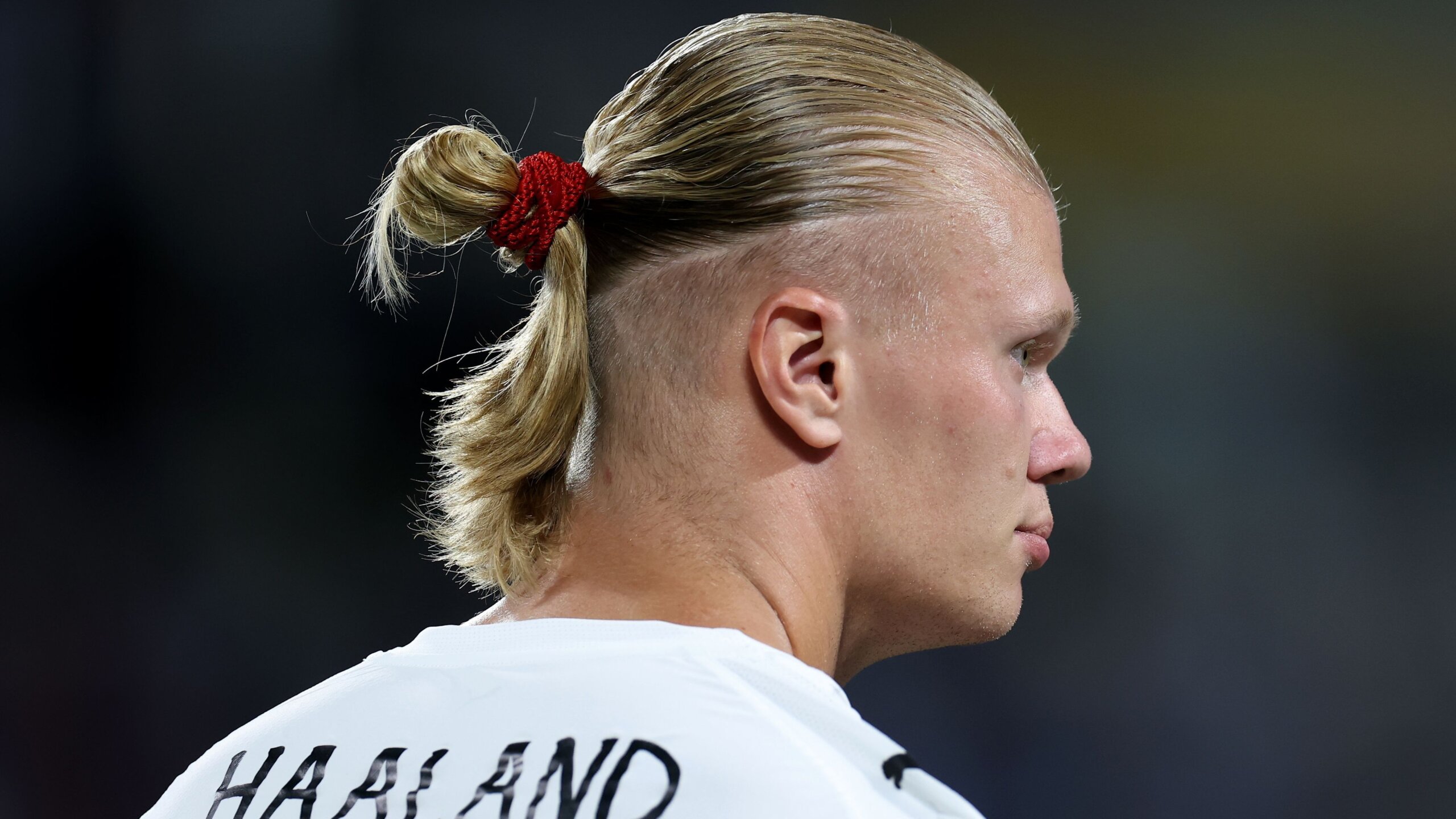 Haaland Returns to Old Centre-Parting Look Before Premier League Kickoff 7 GettyImages 2223099048 scaled