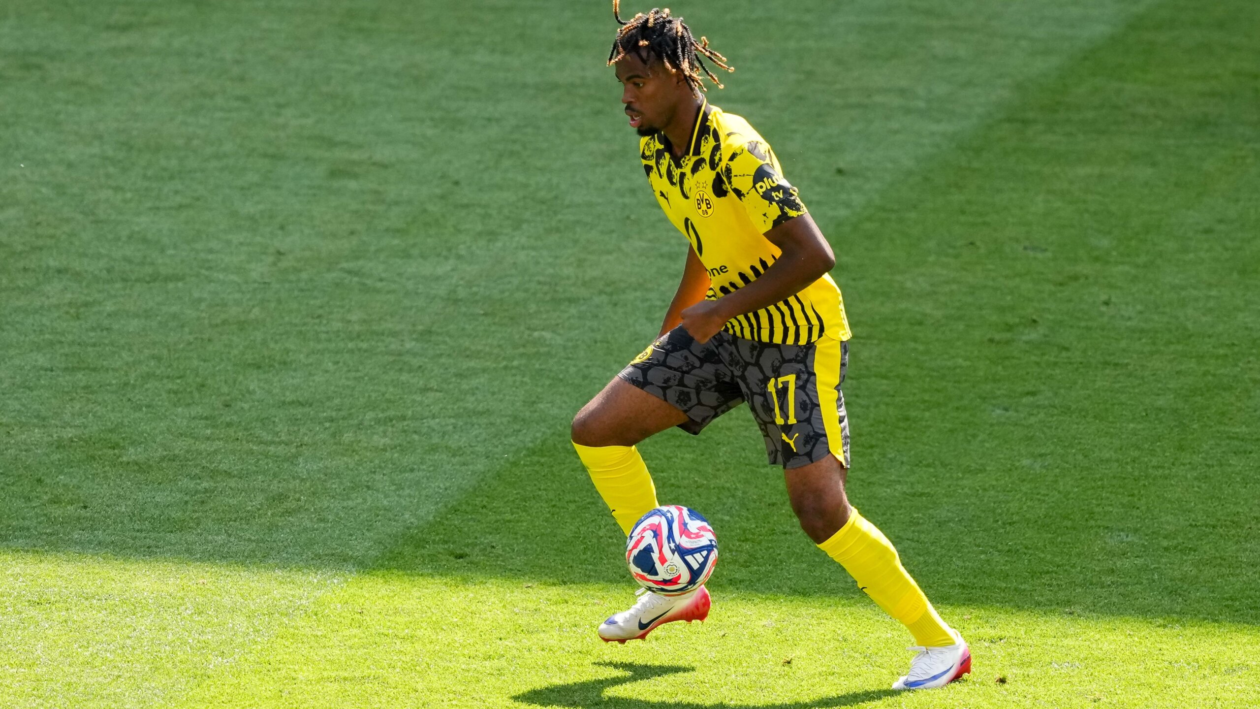 Dortmund Target Double Chelsea Swoop with Chukwuemeka Move 2 GettyImages 2223136145 scaled
