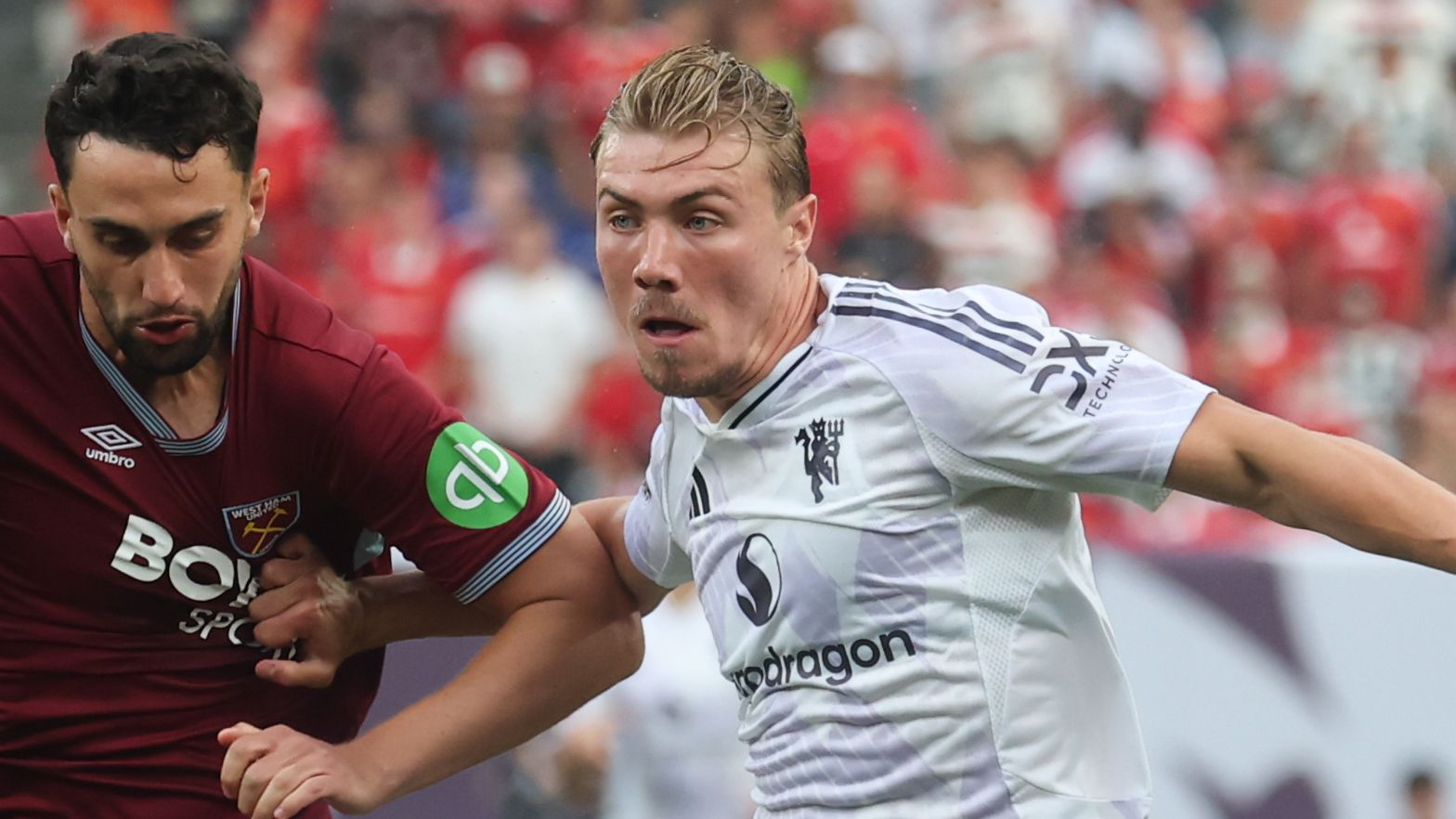 Rasmus Hojlund Exit Looms as Manchester United Eyes Sesko 6 GettyImages 2227413726