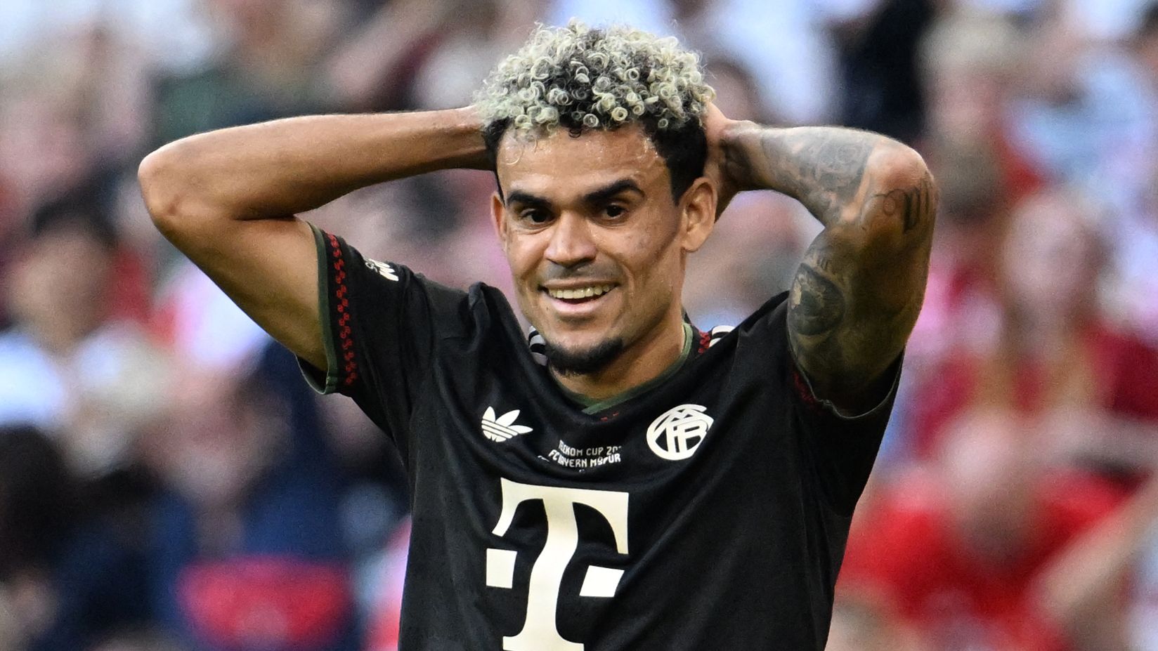 Bayern Munich’s Luis Diaz Transfer Sparks Criticism and Debate 5 GettyImages 2228213300