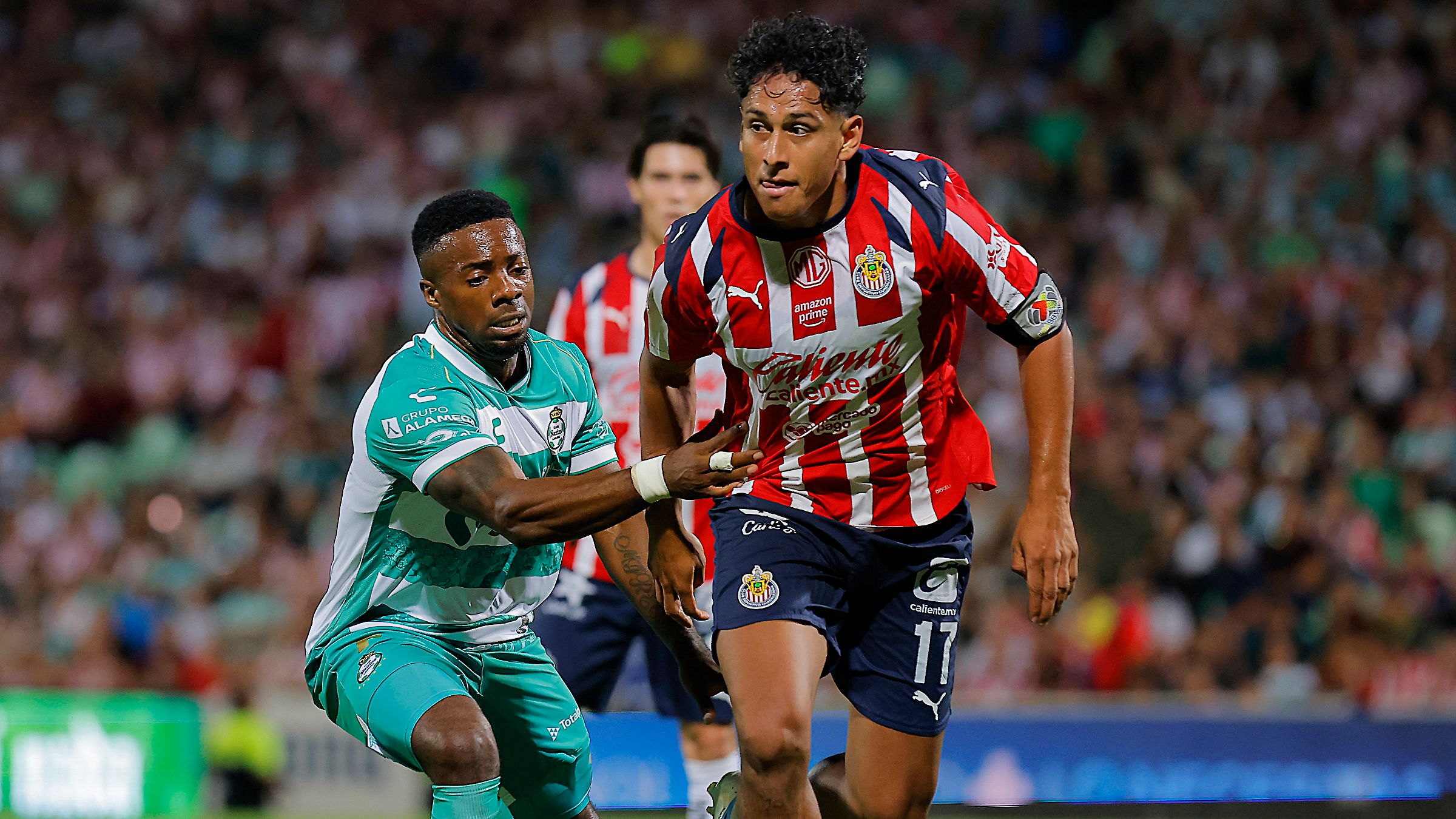 Romo Rallies Chivas Fans Amid Tough Apertura Start 8 GettyImages 2229478613