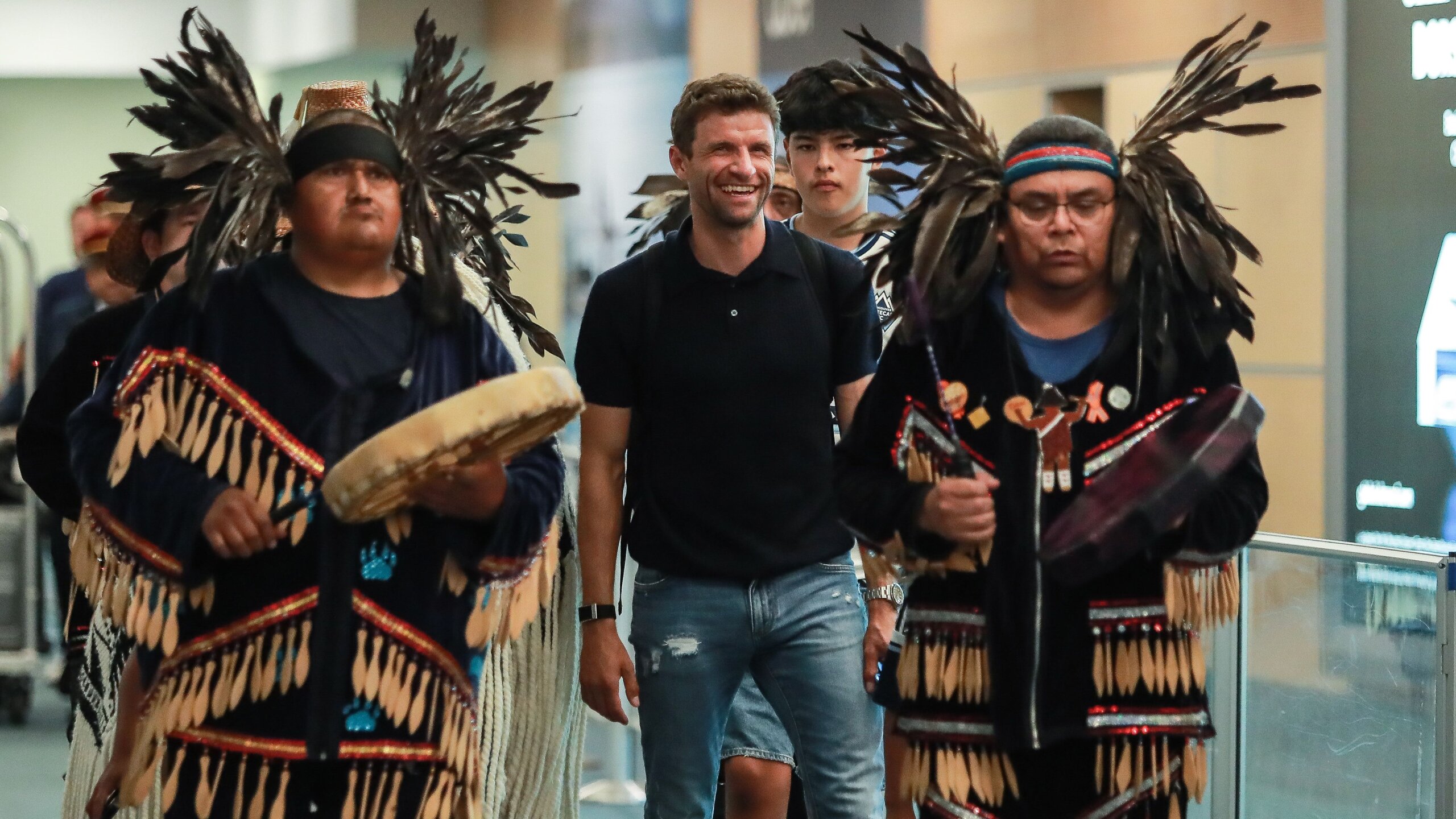 Thomas Muller Receives Heroic Welcome from Vancouver Whitecaps Fans 9 GettyImages 2230023169 scaled