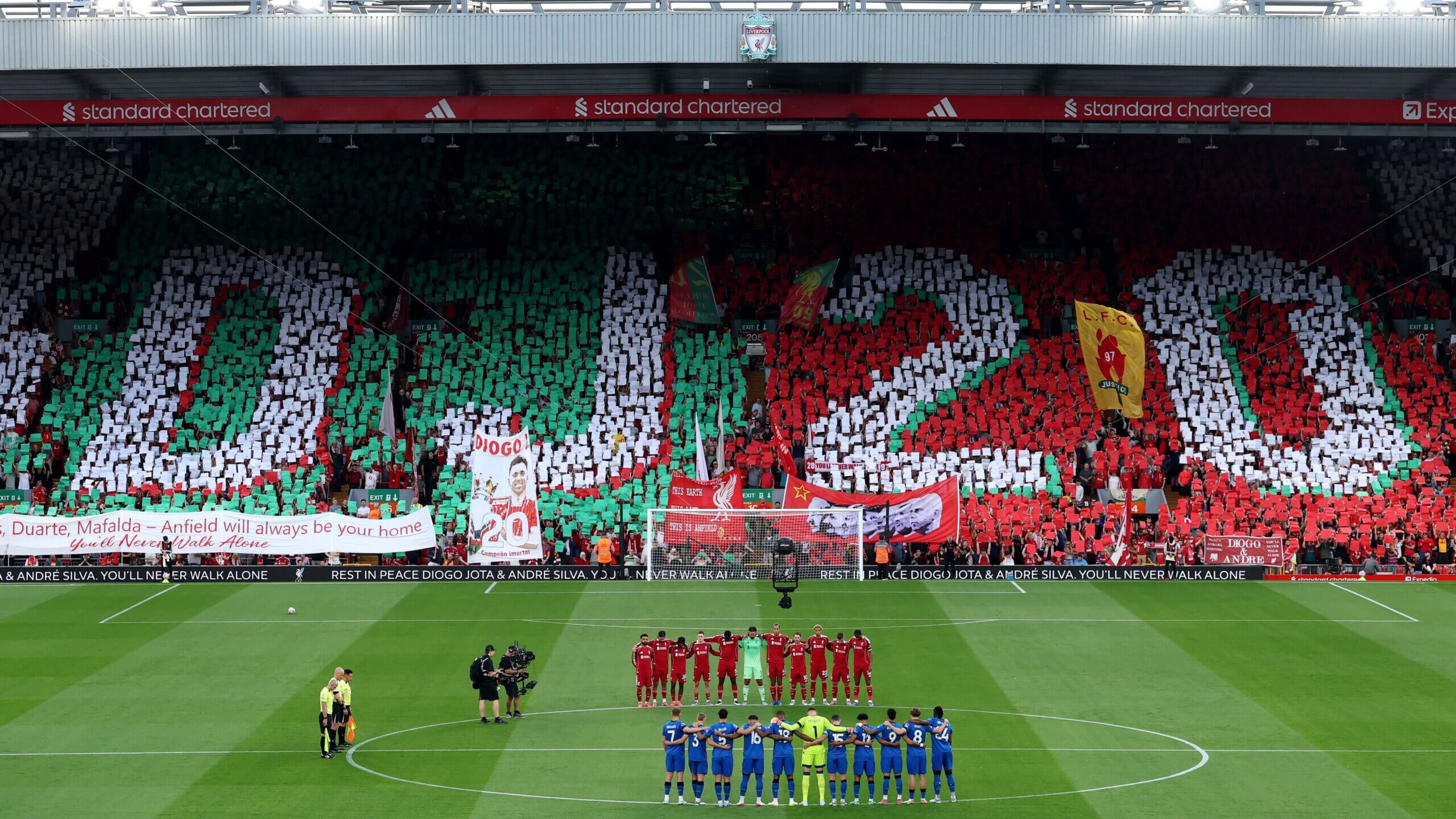 Liverpool and Bournemouth Fans Unite in Diogo Jota Tribute 7 GettyImages 2230320477 scaled