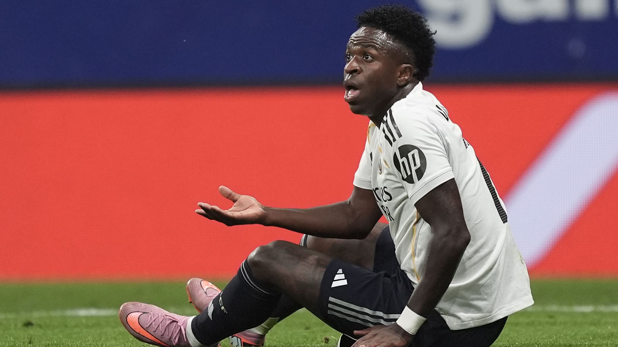 Vinicius Jr Benched: Xabi Alonso Reveals Real Madrid Decision 1 GettyImages 2231880324