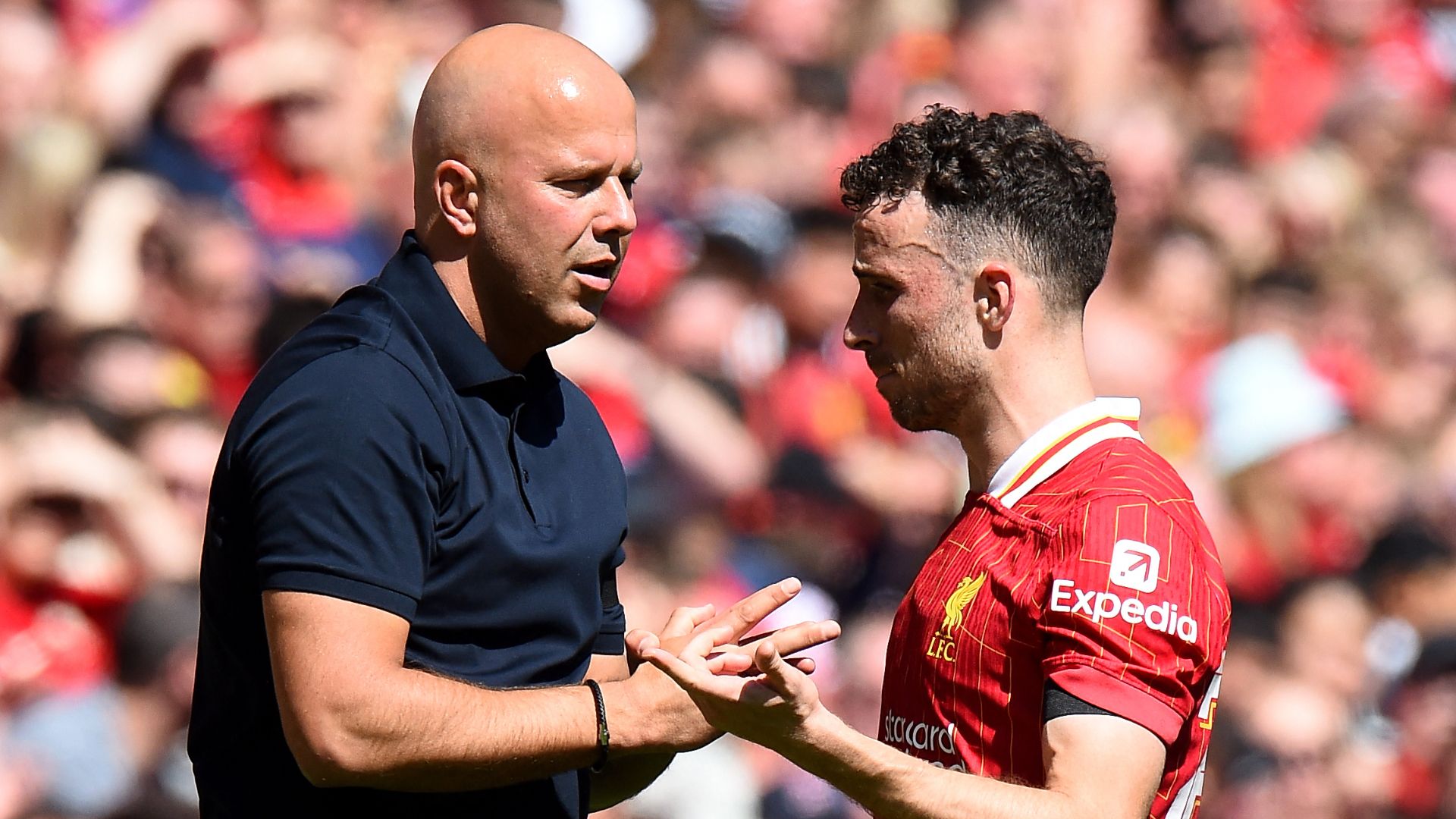 Arne Slot Praises Liverpool’s Strength After Diogo Jota Loss 2 news 4 pc
