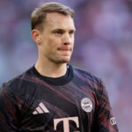 11082520Manuel20Neuer20of20Bayern20Munich20looks20on201920