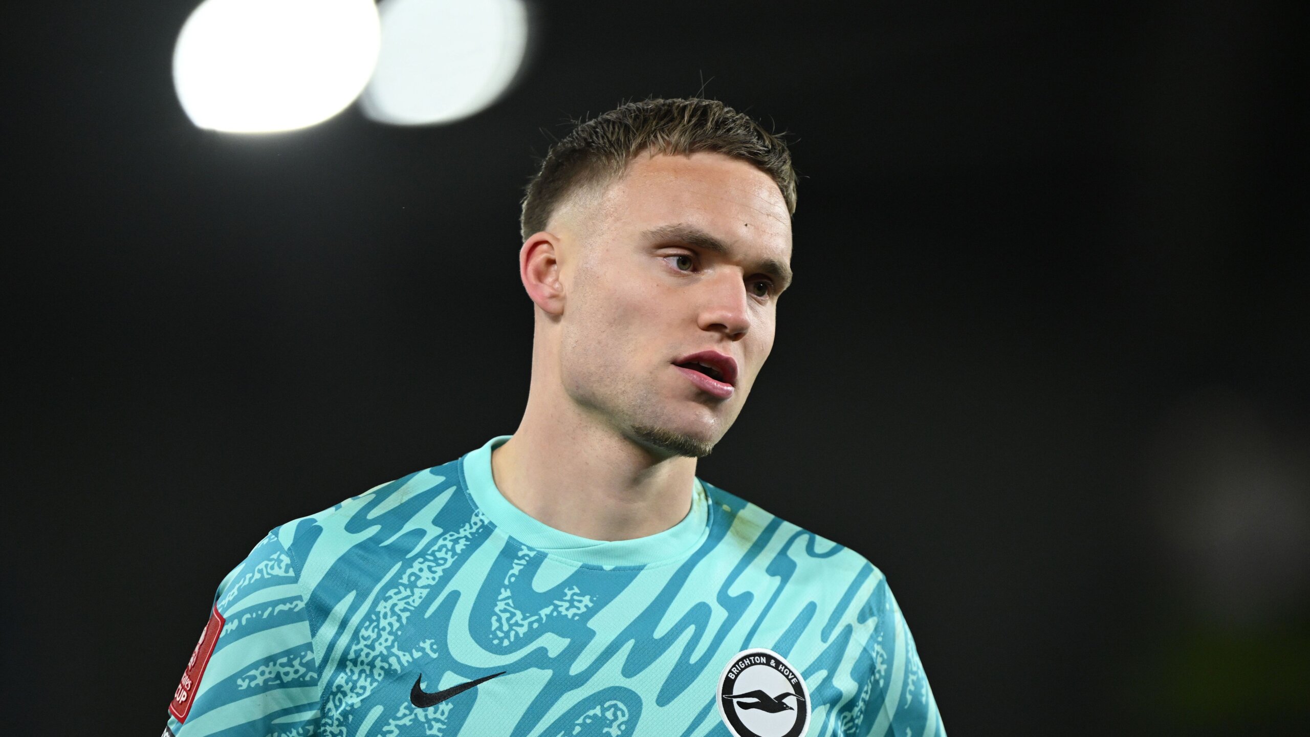 Bart Verbruggen Addresses Bayern Munich Transfer Speculation 1 GettyImages 2207766089 scaled