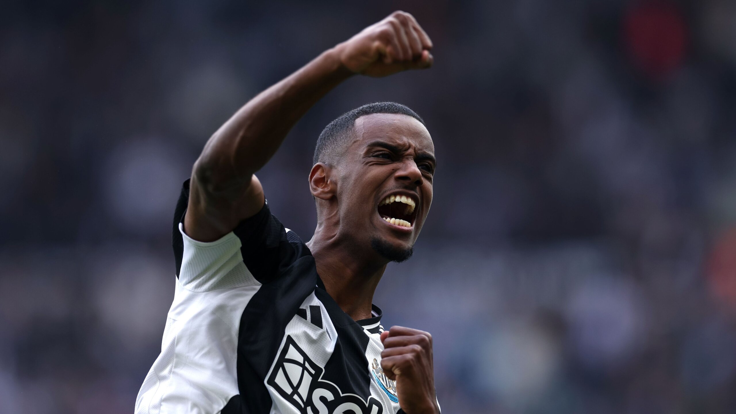 Liverpool Sets New Transfer Record with Alexander Isak Signing 9 GettyImages 2212099273 scaled
