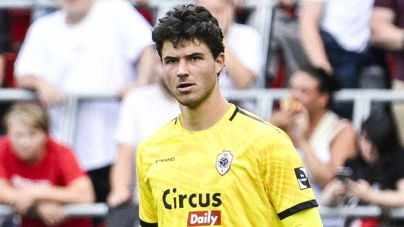 Senne Lammens Set for Manchester United Challenge After £18m Move 7 GettyImages 2225218678
