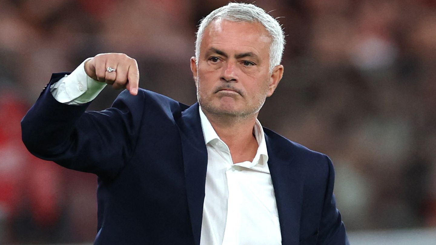 Mourinho Reflects on Growth as Benfica Prepares for Chelsea Clash 4 GettyImages 2237215095