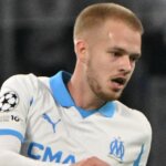 Vermeeren Urged to Avoid Chelsea or Man Utd Move 1 GettyImages 2237948697