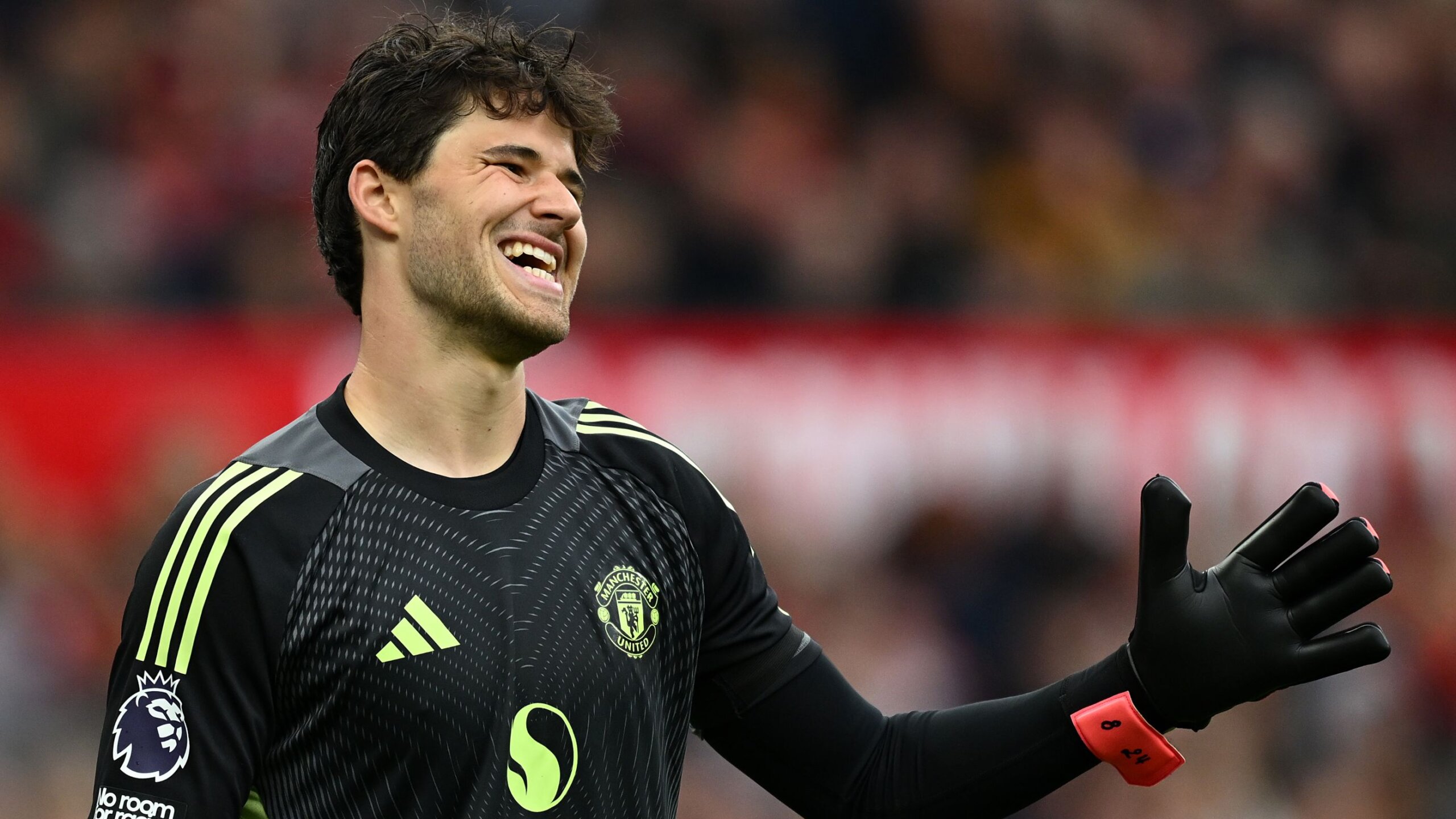 Man Utd Fans Celebrate Senne Lammens’ Debut With New Chant 9 GettyImages 2239179572 scaled