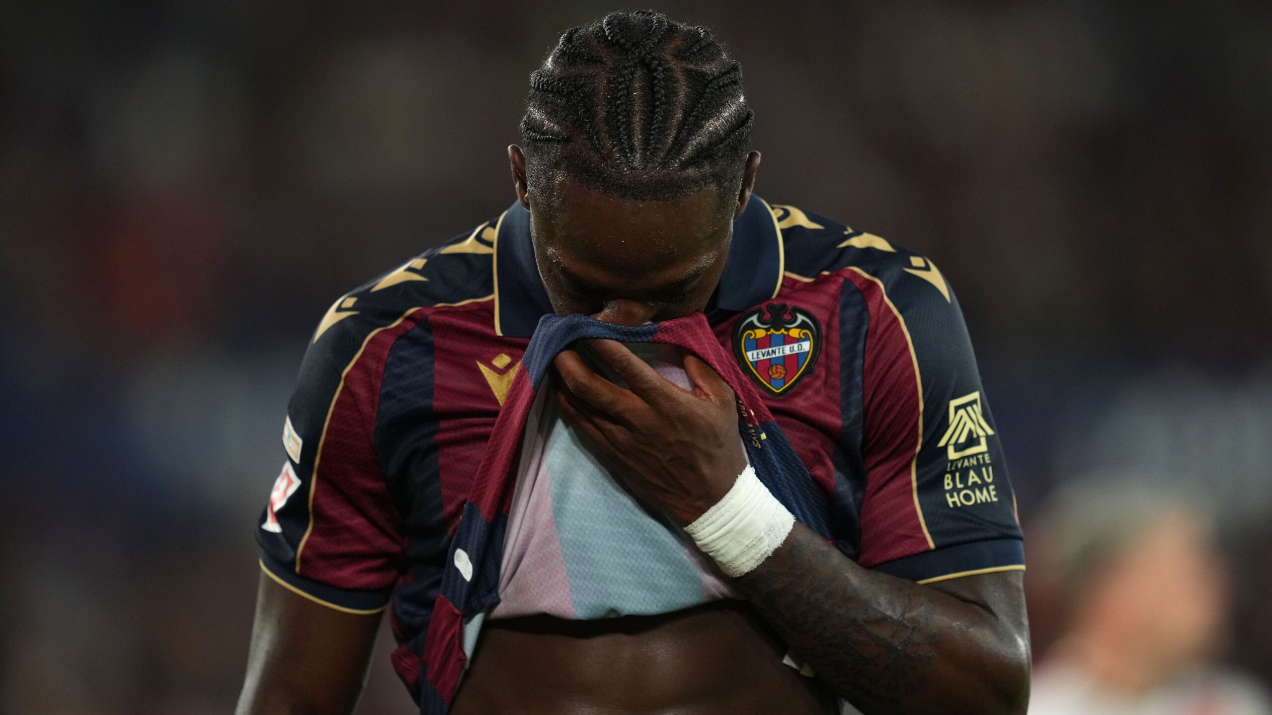 Karl Etta Eyong Reveals Chelsea Dream Amid Barcelona and Real Madrid Links 3 GettyImages 2242038890 1 scaled