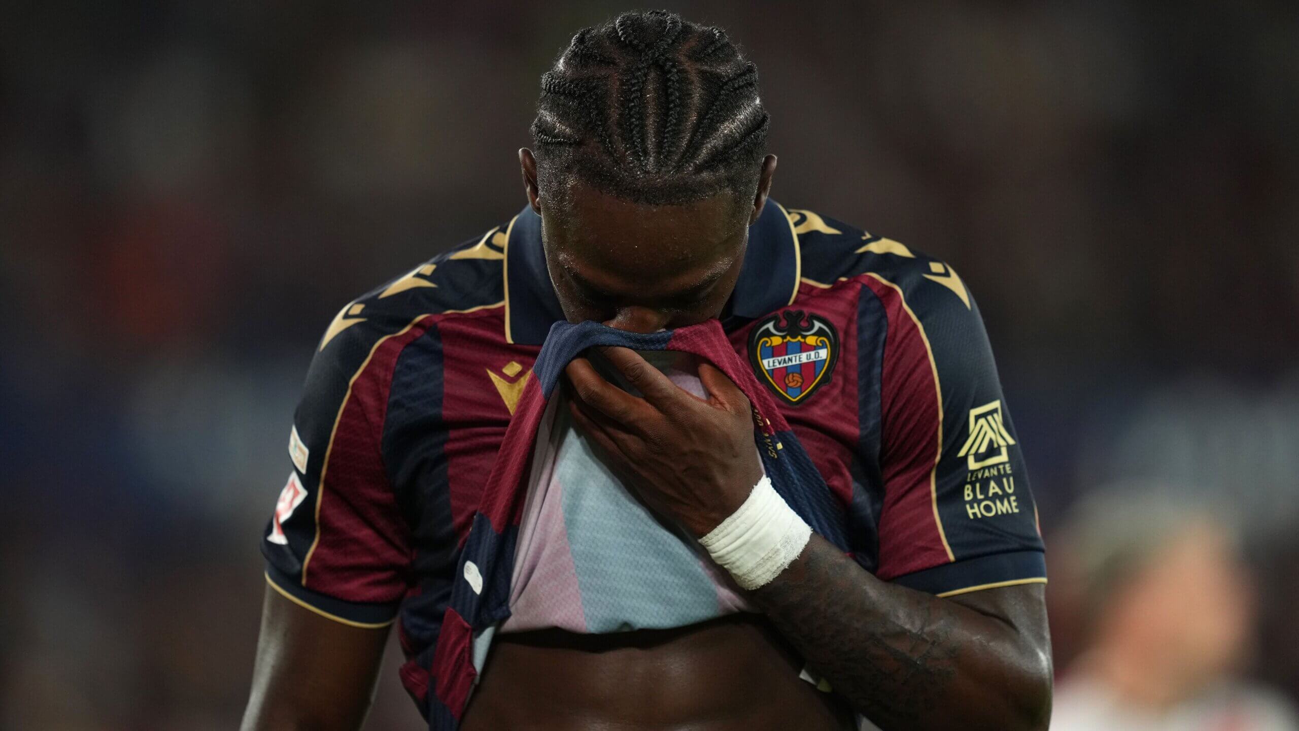 Etta Eyong: Chelsea Dream Fuels Premier League Ambitions 7 GettyImages 2242038890 scaled