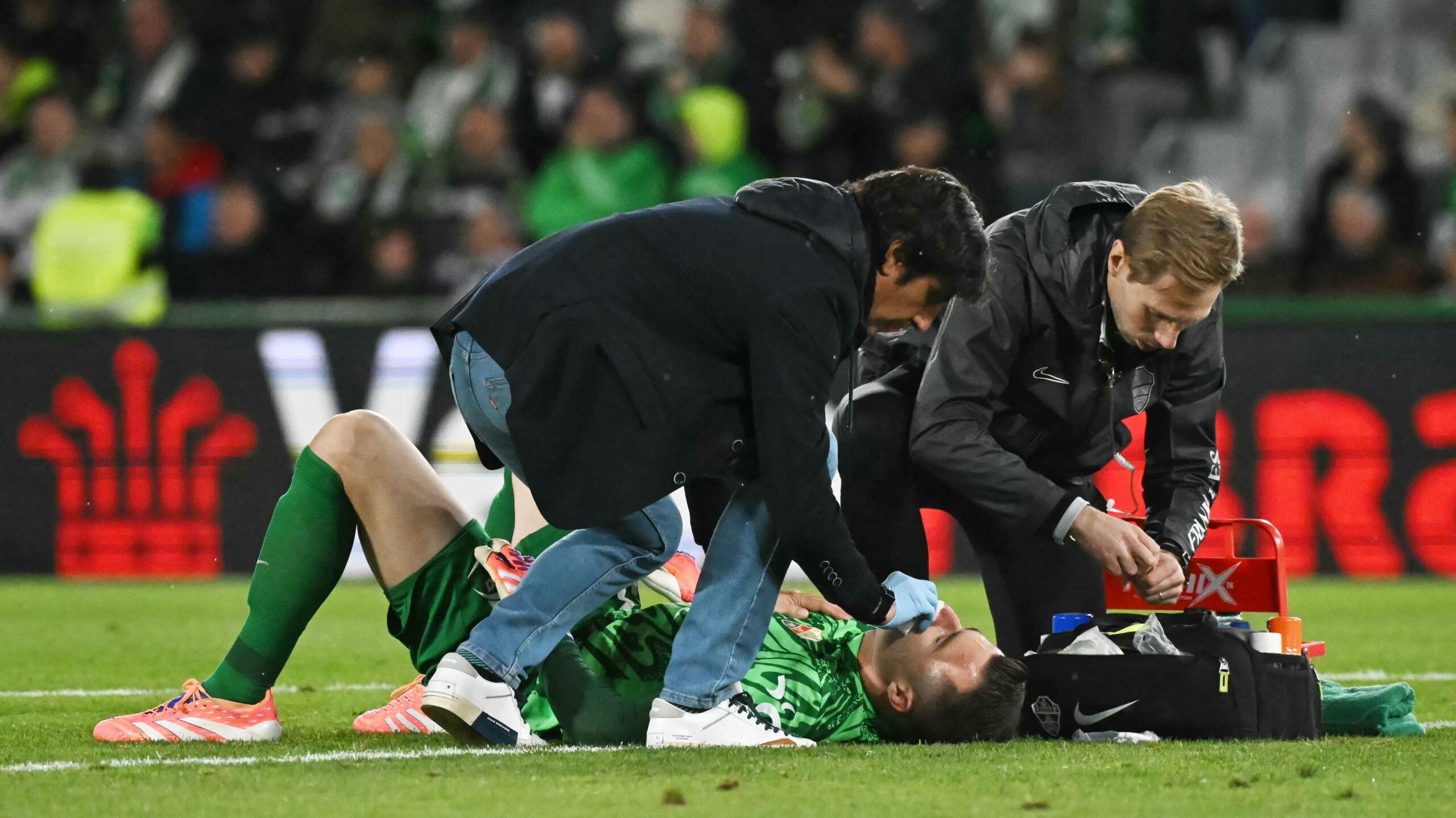 Inaki Pena Outraged by Vinicius Jr Collision in Real Madrid Draw 5 GettyImages 2247581594 scaled