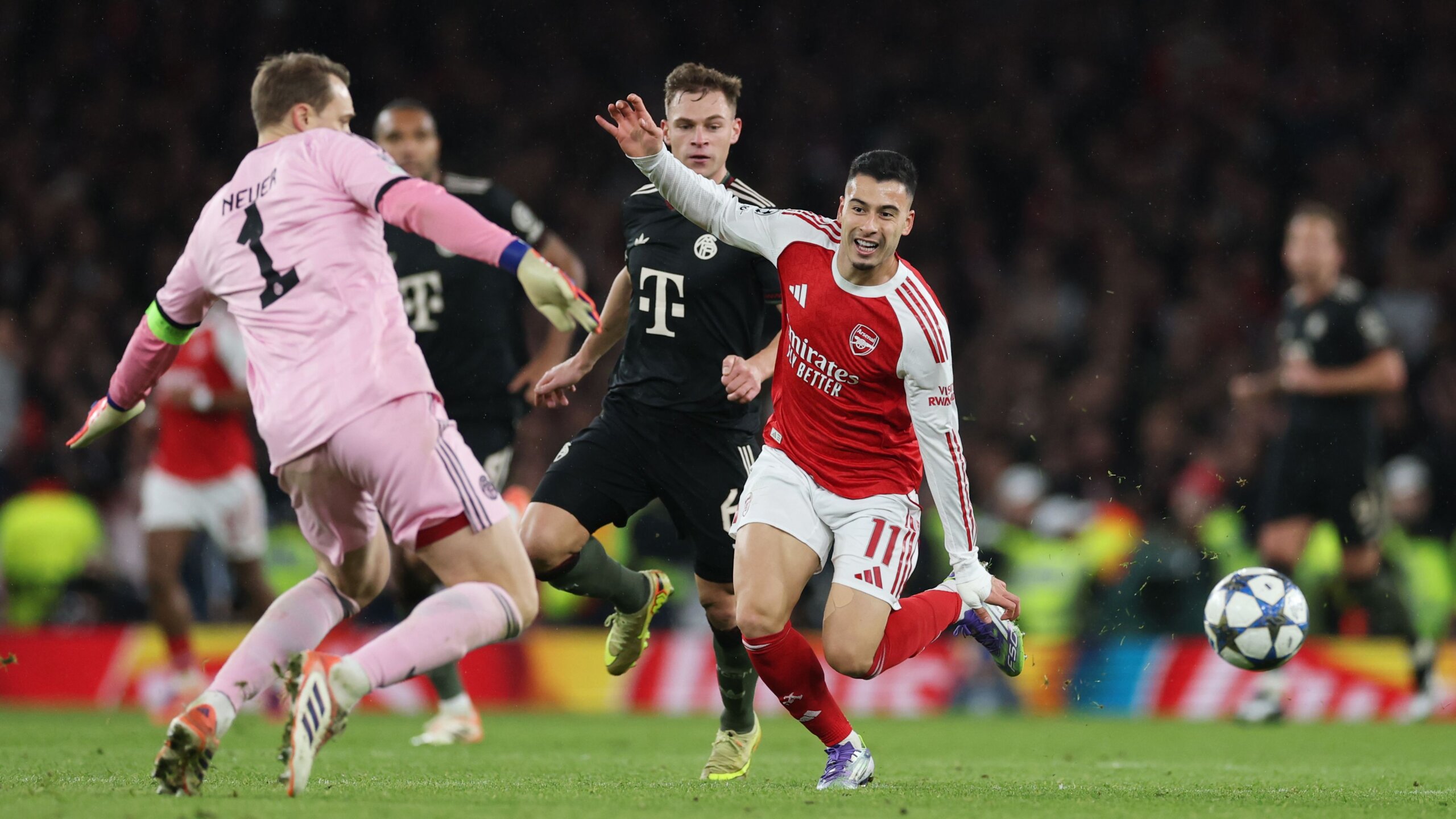 Neuer Responds to Bayern Munich Errors in Arsenal Defeat 6 GettyImages 2248612866 scaled