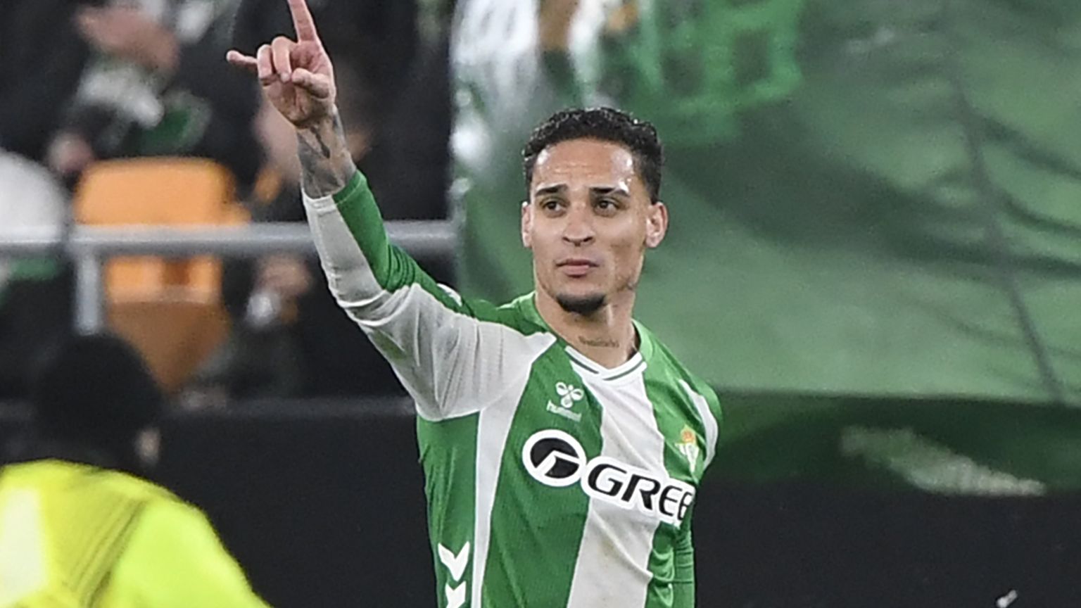 Antony’s Remarkable Rise: From Man Utd Exit to Betis Star 6 GettyImages 2258342184