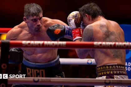 Usyk-Verhoeven referee says he was ready to stop bout before the bell in controversial ending 1 586fdf20 6b48 11f1 bc34 19faf070d2ff