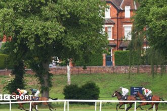 Extreme heat forces four British racing meetings to be abandoned as welfare concerns take priority 4 b3463920 6e32 11f1 9fdc 51e252bb92b4